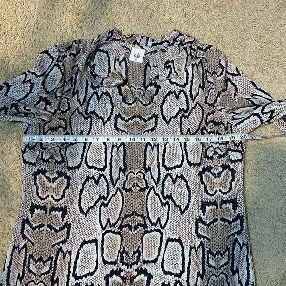 Cabi snakeskin animal print blouse size M - Picture 10 of 13